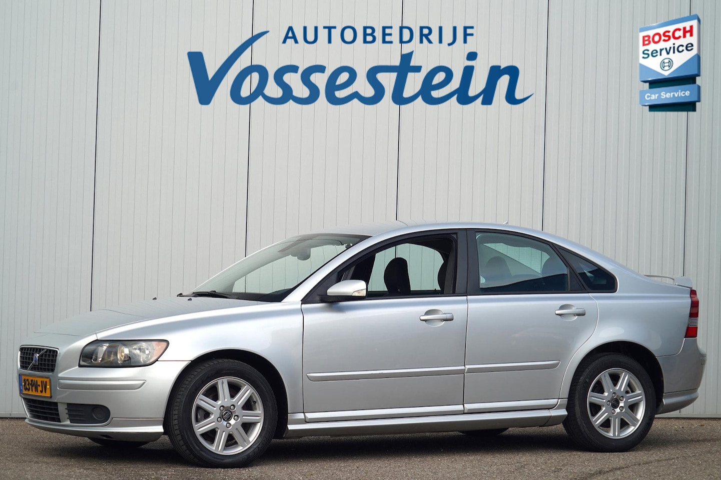 Volvo S40 - 1.8 Momentum / 125dkm NAP / R-Design Sports Line / Trekhaak / Youngtimer / Climate / Cruis - AutoWereld.nl