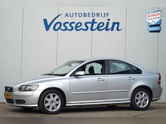 Volvo S40 - 1.8 Momentum / 125dkm NAP / R-Design Sports Line / Trekhaak / Youngtimer / Climate / Cruis