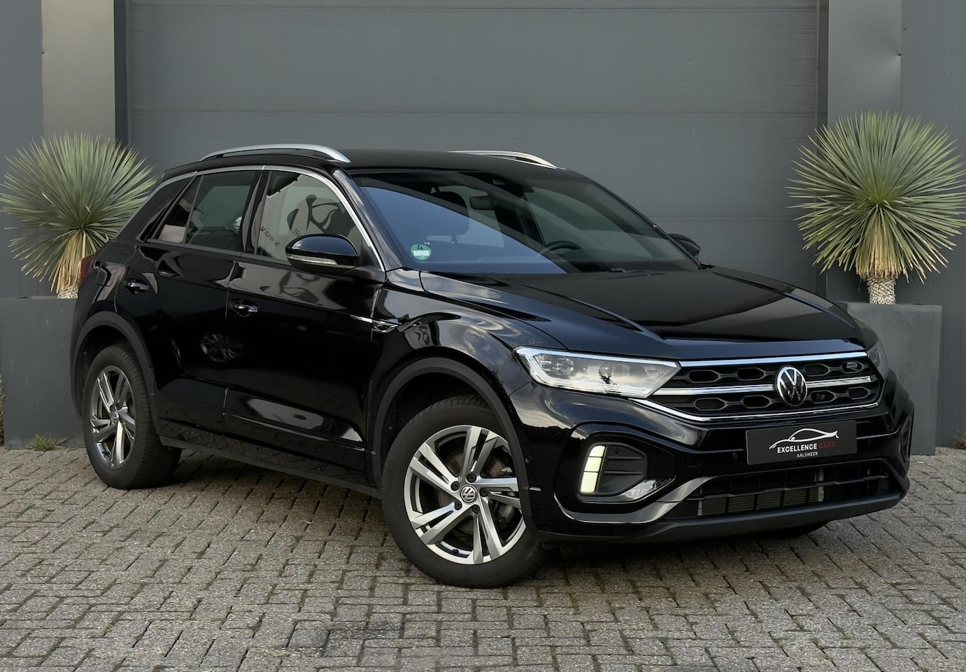 Volkswagen T-Roc - 1.5 TSI R Line Facelift/LED/Camera/Carplay/Massage - AutoWereld.nl