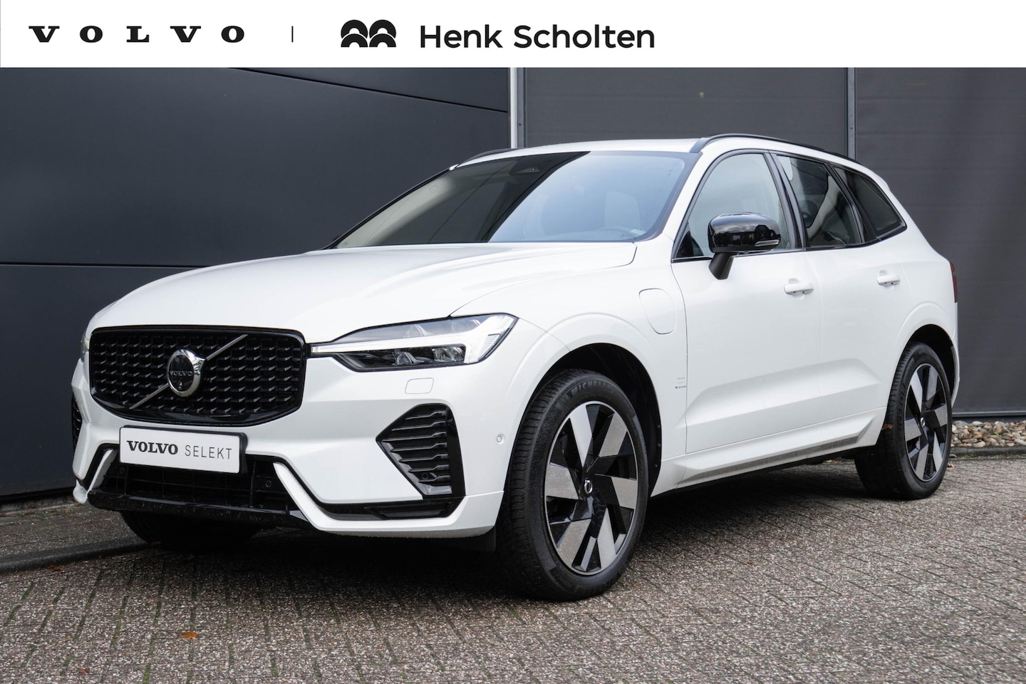 Volvo XC60 - T6 AWD Automaat Ultimate Dark | Harman/Kardon Audiosysteem | Panoramisch Schuif-/Kanteldak - AutoWereld.nl