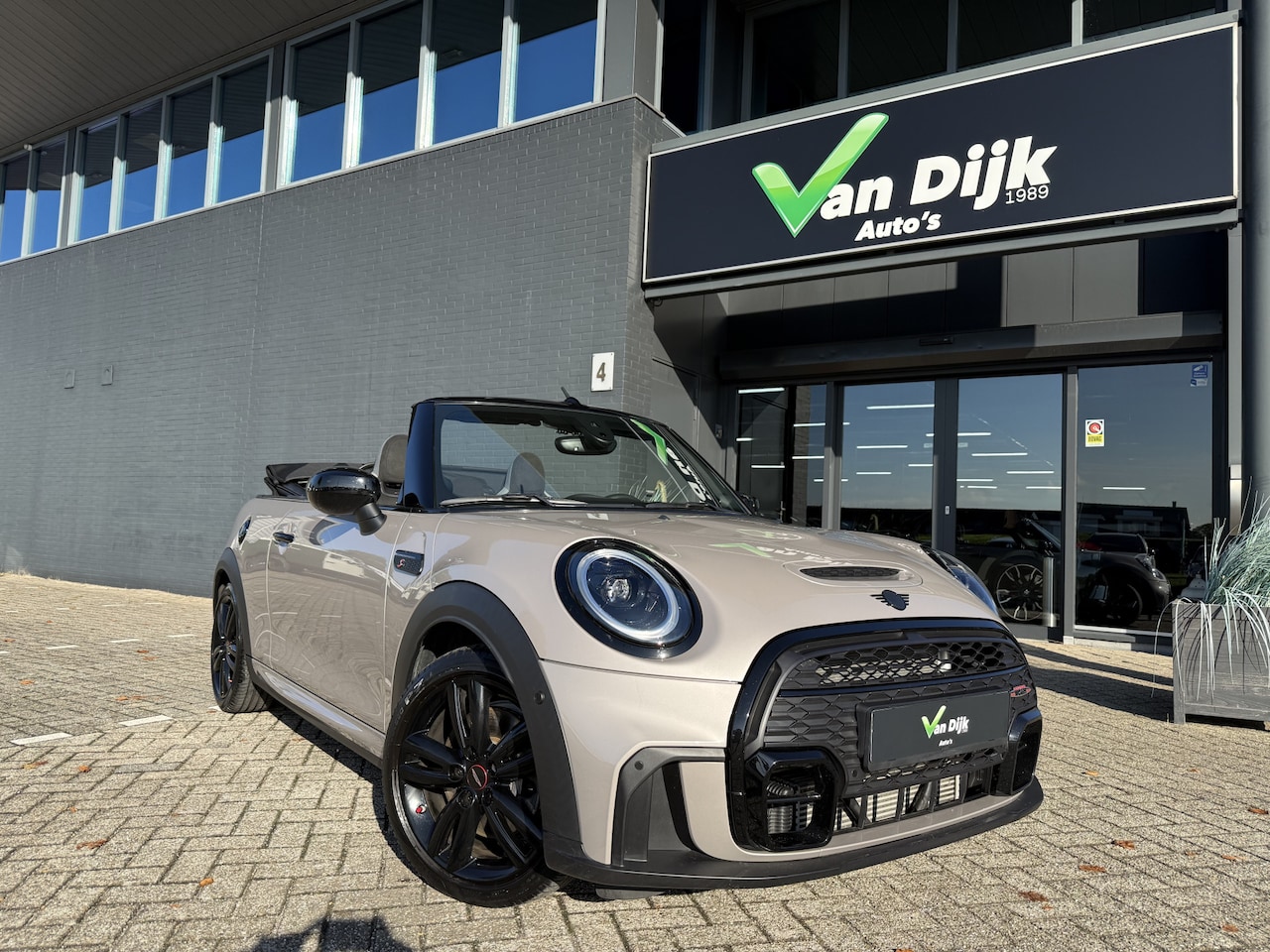 MINI Cabrio - Mini 2.0 Cooper S John Cooper Works Navi Camera Leer H+K - AutoWereld.nl