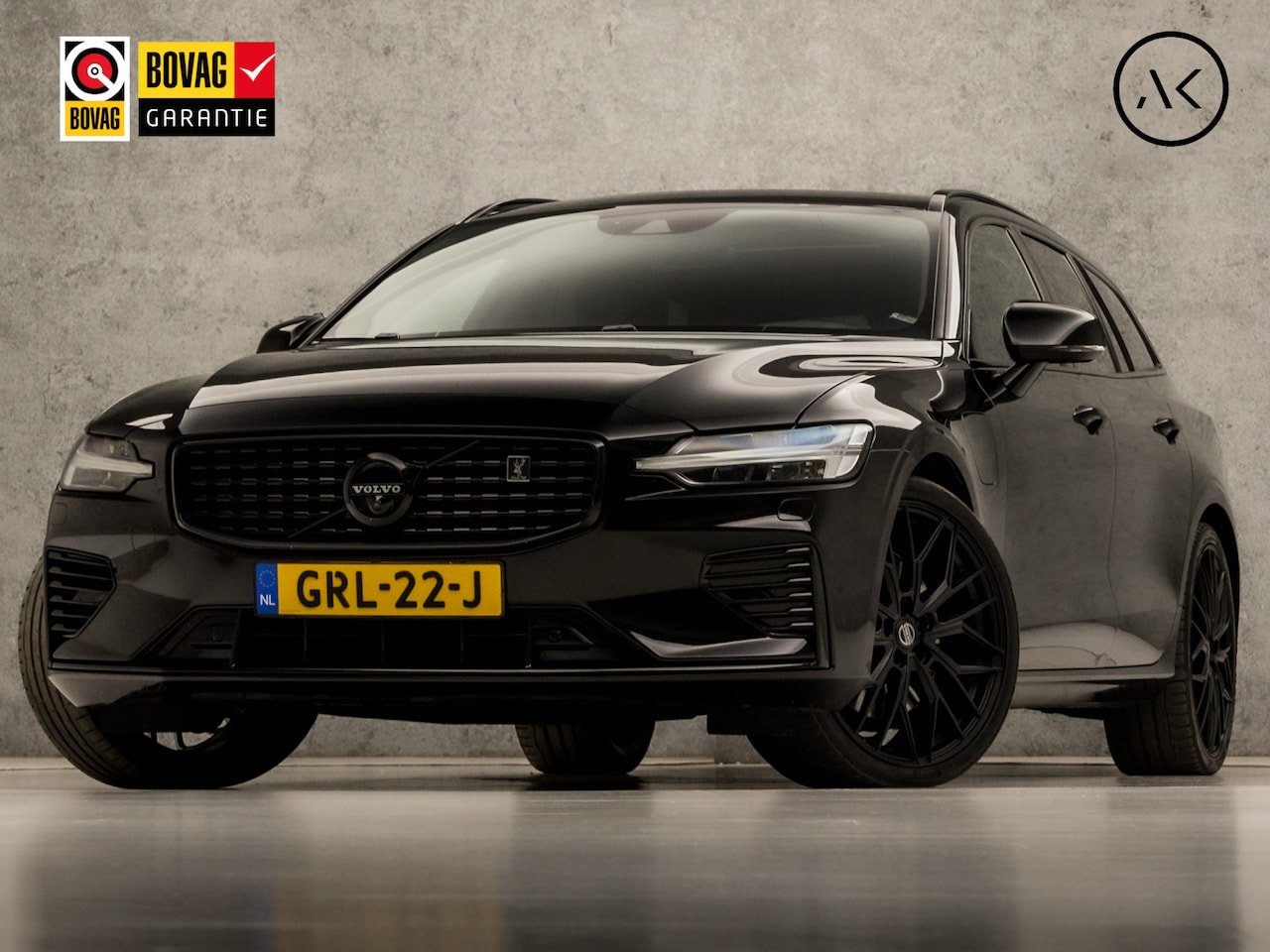 Volvo V60 - 2.0 T8 Twin Engine AWD R-Design 391Pk Automaat (PANORAMADAK, BLACK EDITION, HEAD-UP DISPLA - AutoWereld.nl