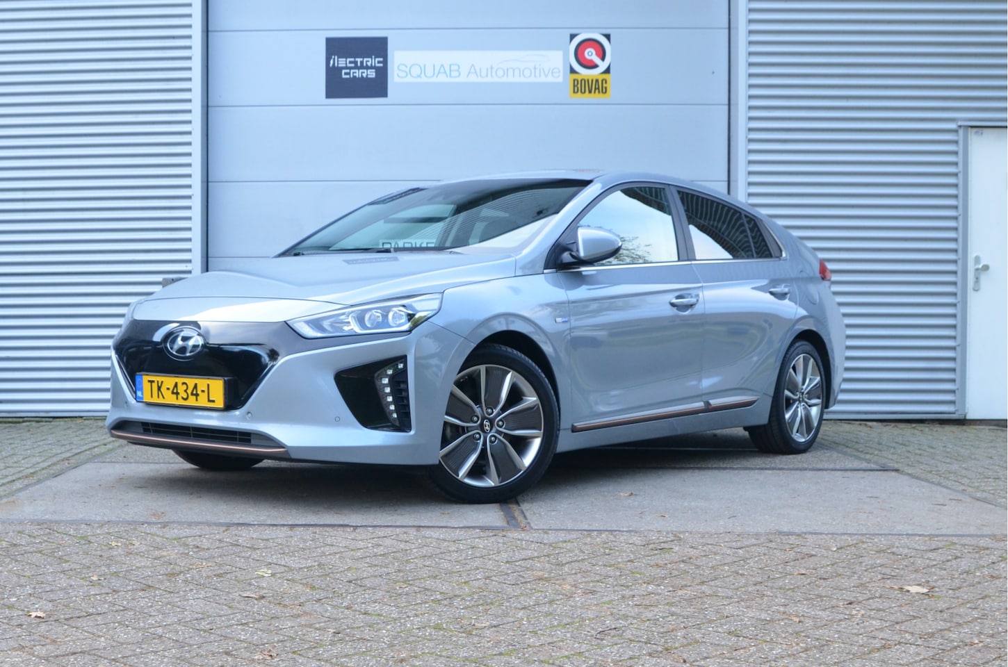 Hyundai IONIQ - Premium EV Pano, Apple Carplay/Android Auto - AutoWereld.nl