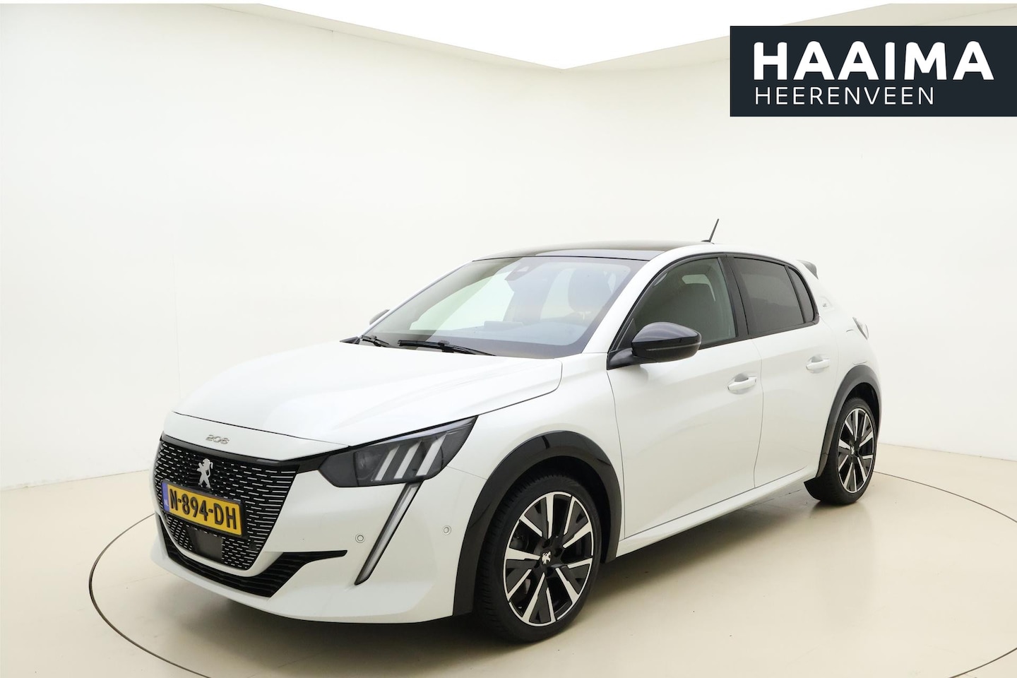 Peugeot 208 - 1.2 PureTech GT 100 Pk | Automaat | Stoelverwarming | Panorama Dak | Navigatie | Climate C - AutoWereld.nl