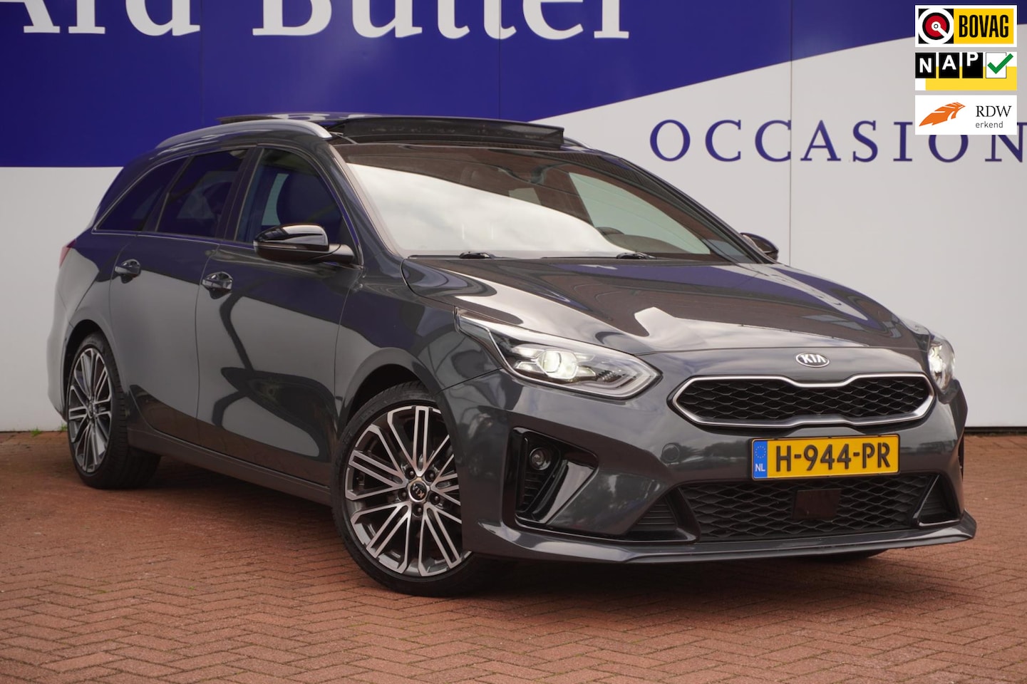 Kia Pro cee'd - 1.4 T-GDI 140 PK GT-PlusLine+Pano-dak+leder+Led+18"lmv+Navigatie+camera+stoel&stuur-verw = - AutoWereld.nl