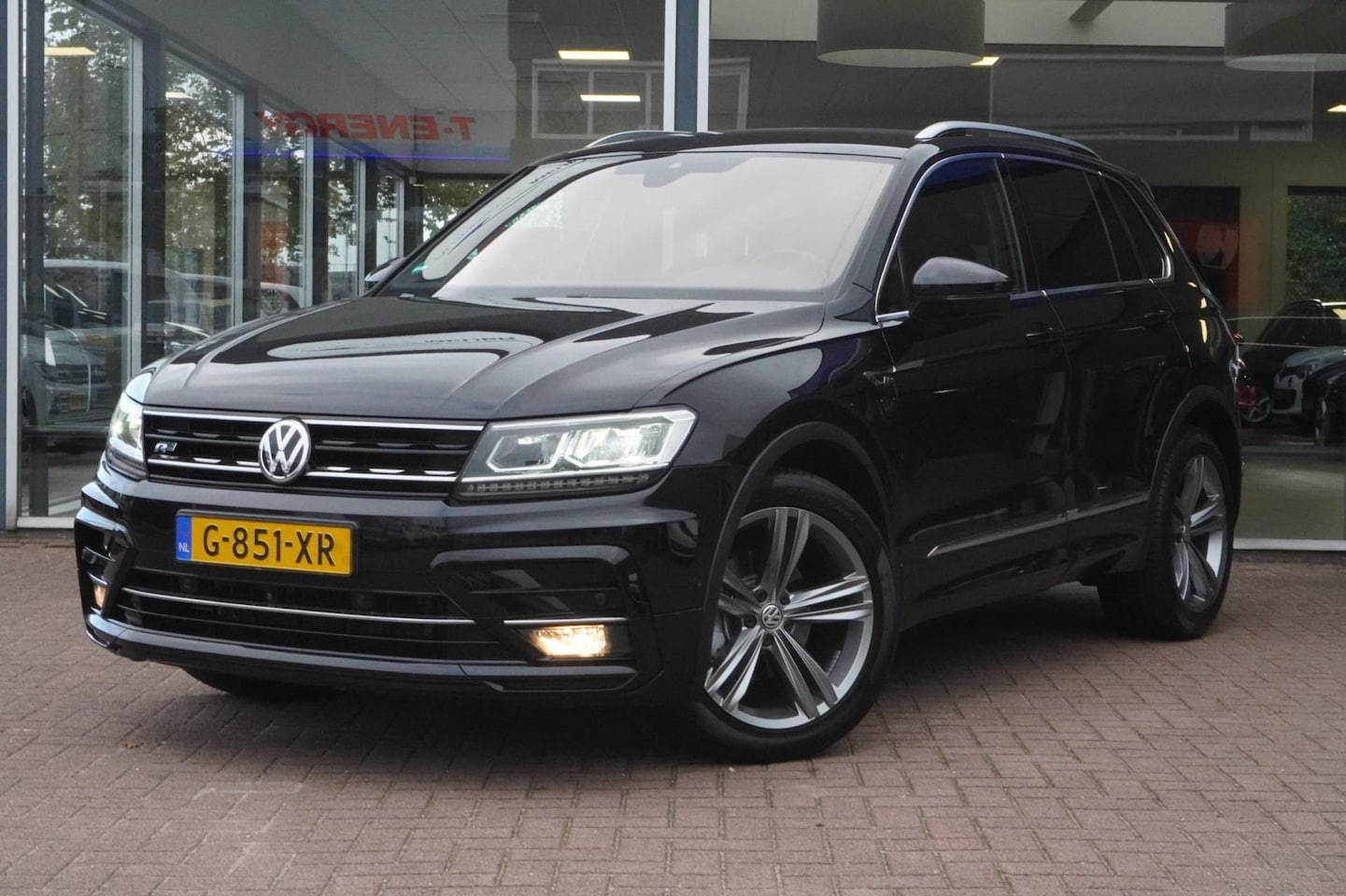 Volkswagen Tiguan - 1.5 TSI ACT Highline Business RLine | Automaat | Navigatie | Airco | Elek. Pakket| Inruil - AutoWereld.nl
