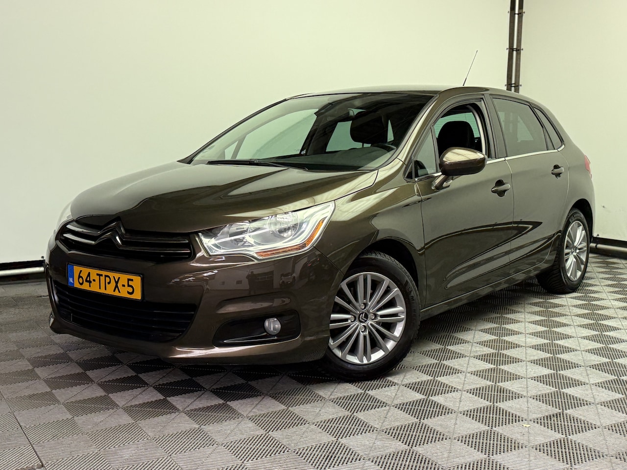 Citroën C4 - 1.6 VTi Ligne Business Navi PDC ECC Trekhaak NL Auto - AutoWereld.nl