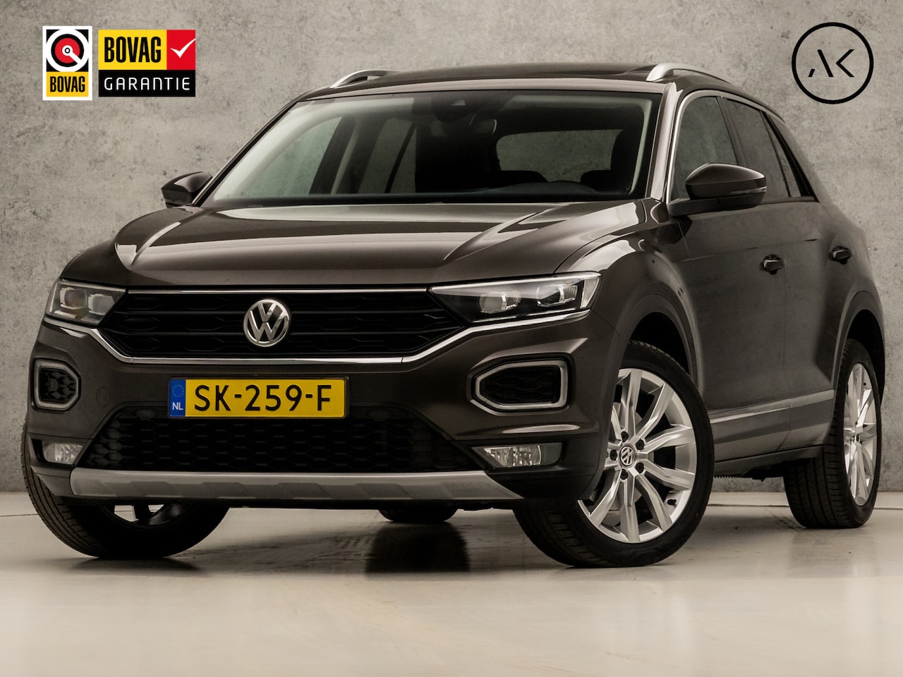 Volkswagen T-Roc - 1.5 TSI Sport 150Pk (PANORAMADAK, VIRTUAL COCKPIT, APPLE CARPLAY, STUUR/STOELVERWARMING, L - AutoWereld.nl