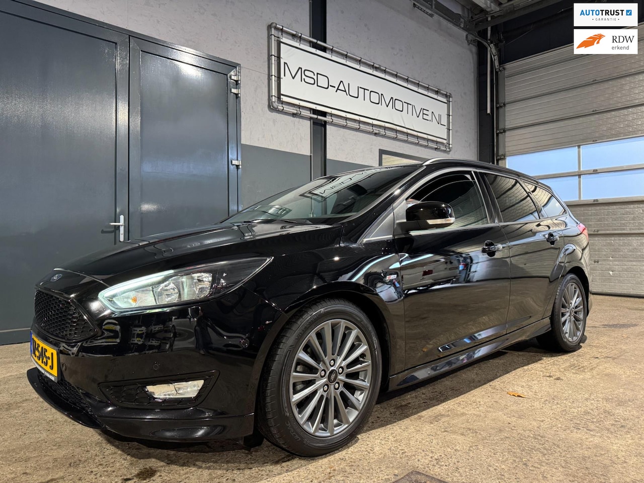 Ford Focus Wagon - 1.0 ST-Line 140PK Navigatie Onderhouden - AutoWereld.nl