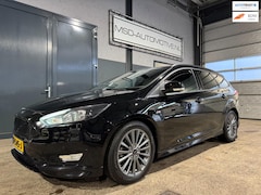 Ford Focus Wagon - 1.0 ST-Line 140PK Navigatie Onderhouden