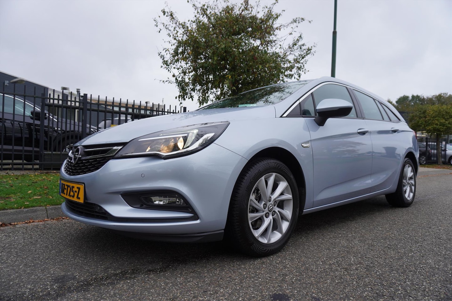 Opel Astra - 1.4 Turbo 150pk Business+ Trekhaak afneembaar - AutoWereld.nl