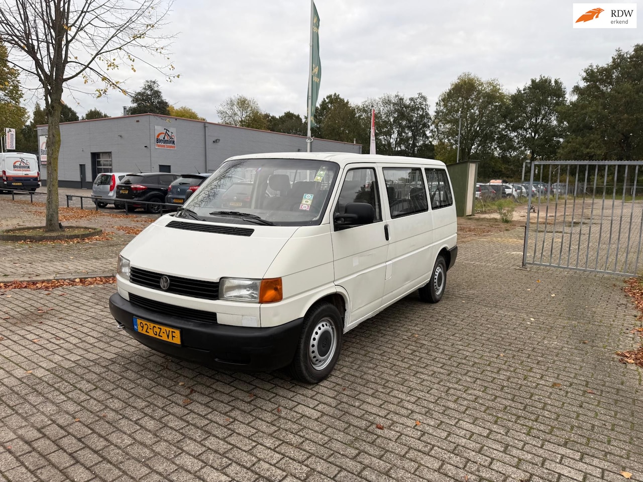 Volkswagen Transporter Kombi - 1.9 TD 9 persoons - AutoWereld.nl