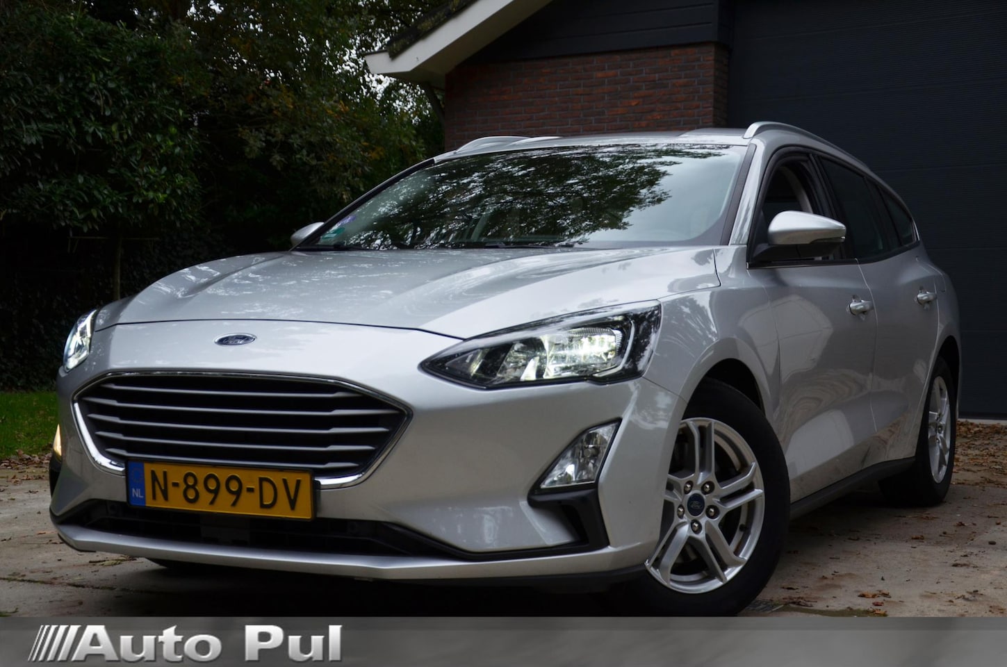Ford Focus Wagon - 1.0 EcoBoost Hybrid Trend Edition Business Navi/Pdc/Airco/Led/Stoel Stuur & ruitverwarming - AutoWereld.nl