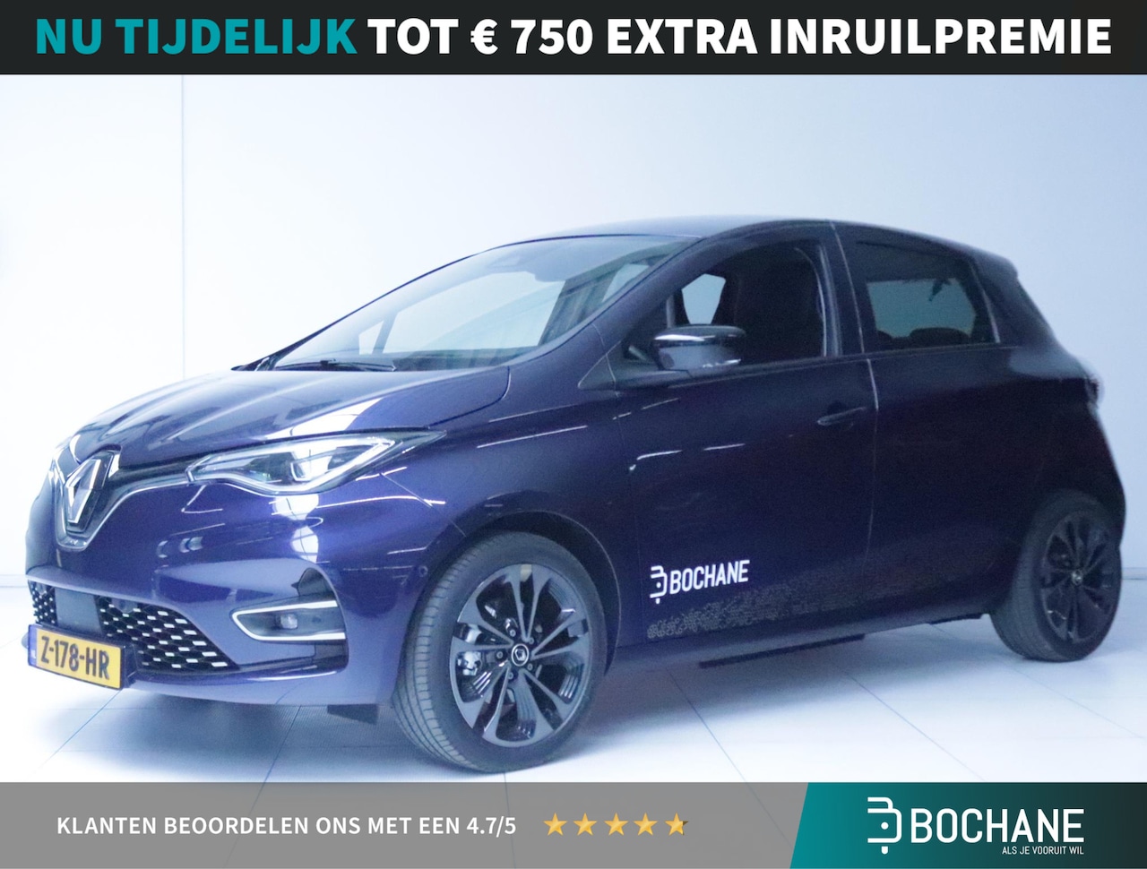 Renault Zoe - R135 Iconic 52 kWh (Koopaccu) | Navigatie | Camera | Stoel + Stuurverwarming | Warmtepomp - AutoWereld.nl