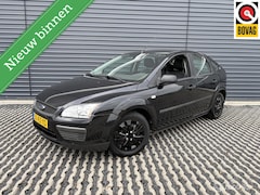 Ford Focus - 1.4-16V Trend 5 deurs | Airco | APK 06-10-2026