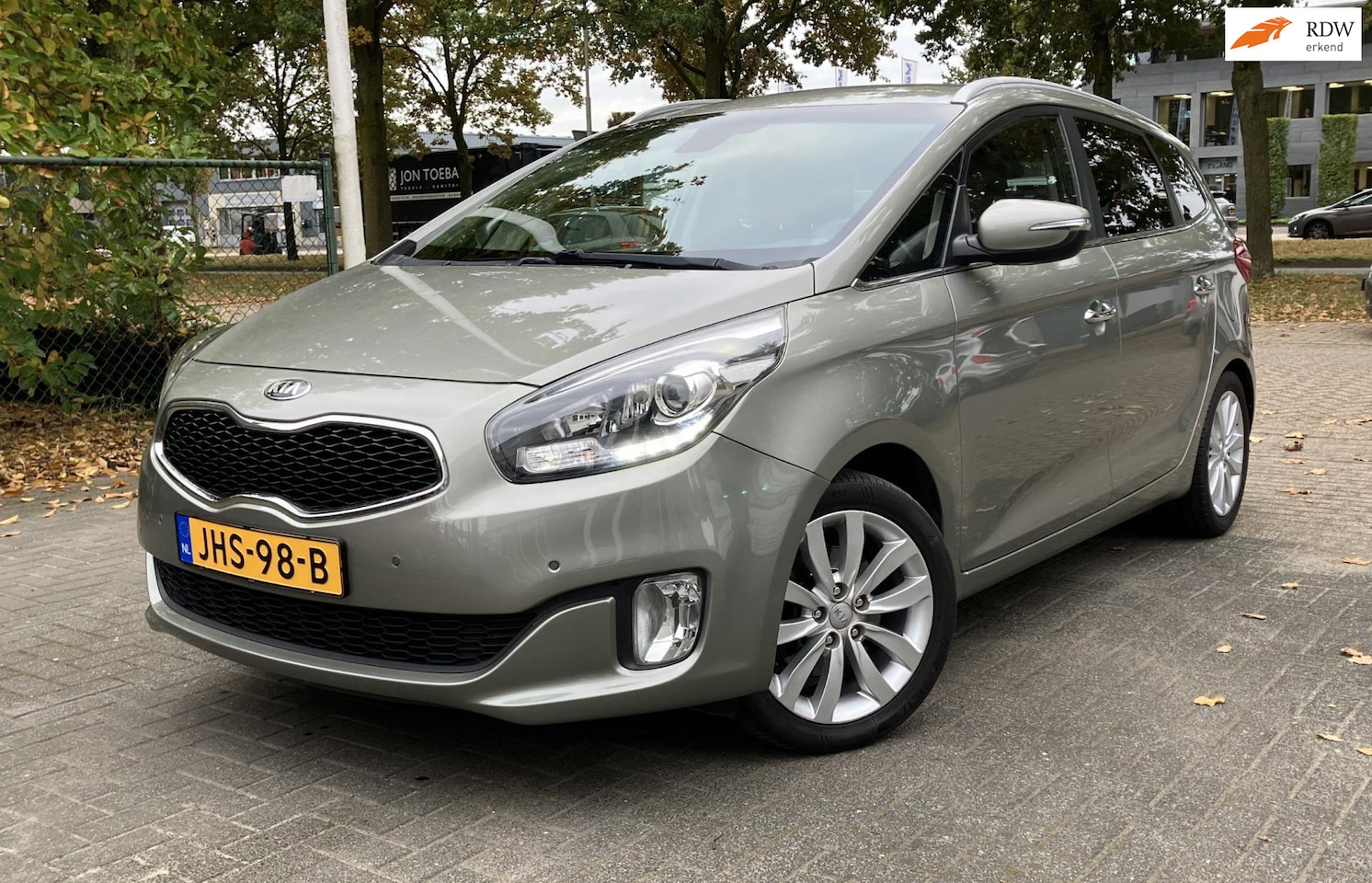 Kia Carens - 1.6 GDi DynamicLine 7 personen Navigatie Camera L.m Cruise control - AutoWereld.nl