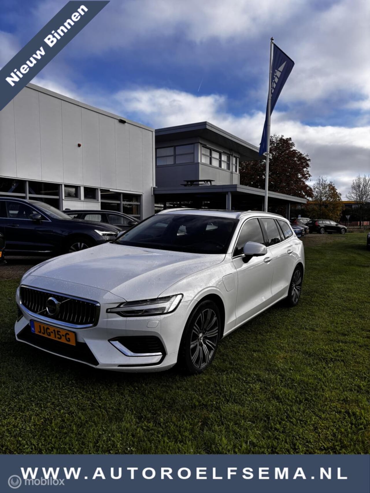 Volvo V60 - 2.0 T6 Recharge AWD Inscrip|Pano|Blis|Trekh|Cam|memo stoel|St enStuurverw volle auto - AutoWereld.nl
