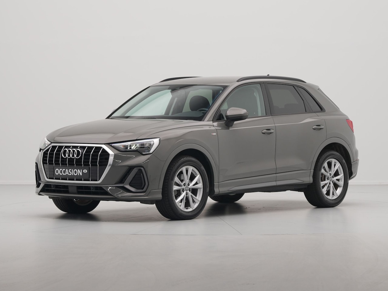 Audi Q3 - 35 TFSI 150pk Edition S line Navigatie dig display privacy glass - AutoWereld.nl