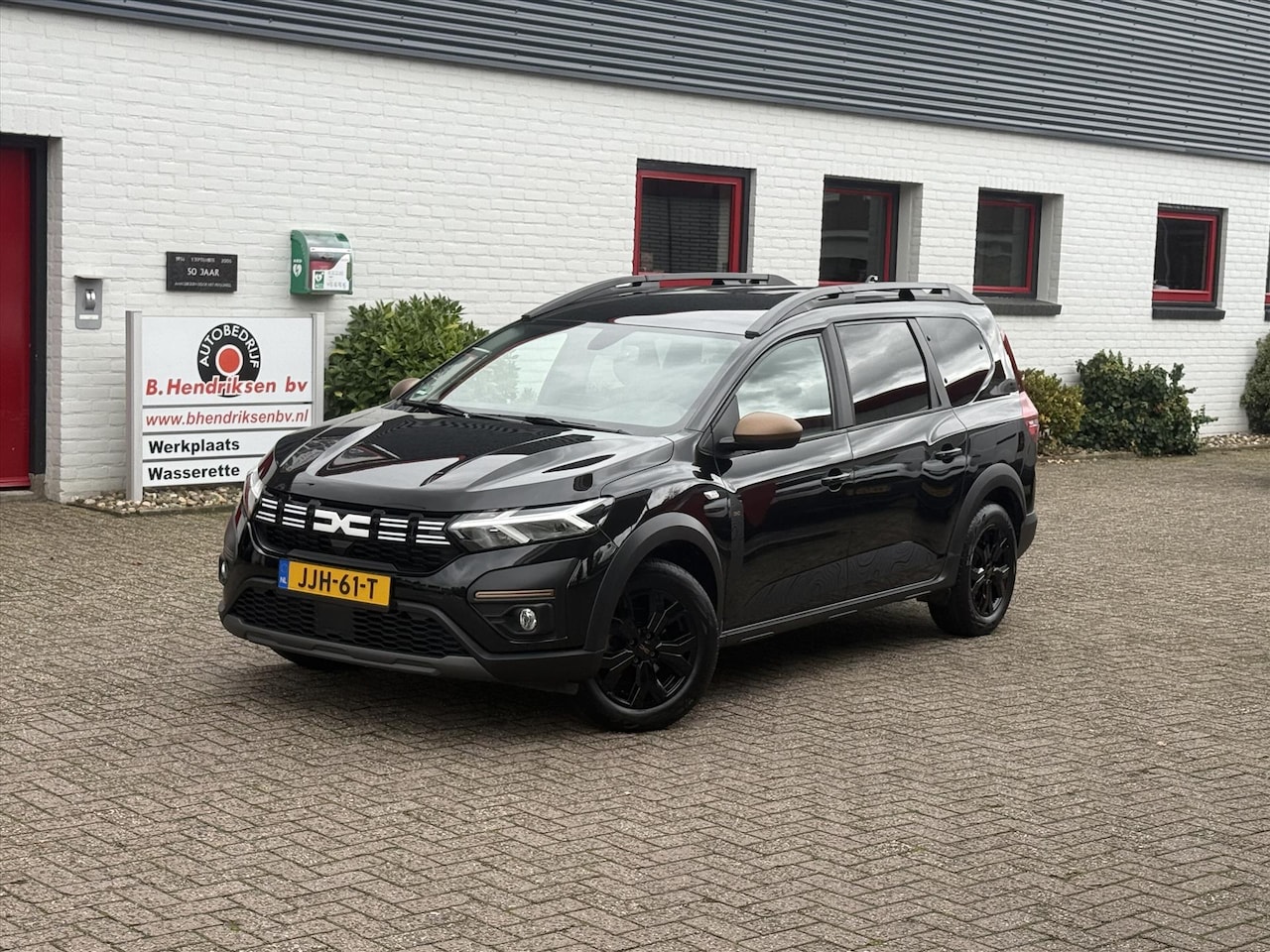 Dacia Jogger - Hybrid 140pk Aut Extreme/ 7 Zitplaatsen/ Camera achter/ Apple Carplay/ Keyless entry/ Led - AutoWereld.nl