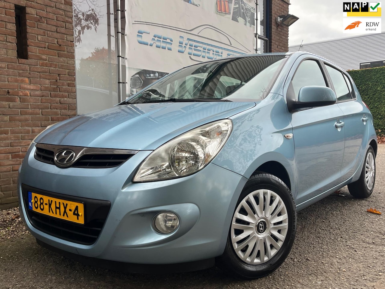 Hyundai i20 - 1.2i DynamicVersion 1.2i DynamicVersion|Nieuwe APK| - AutoWereld.nl