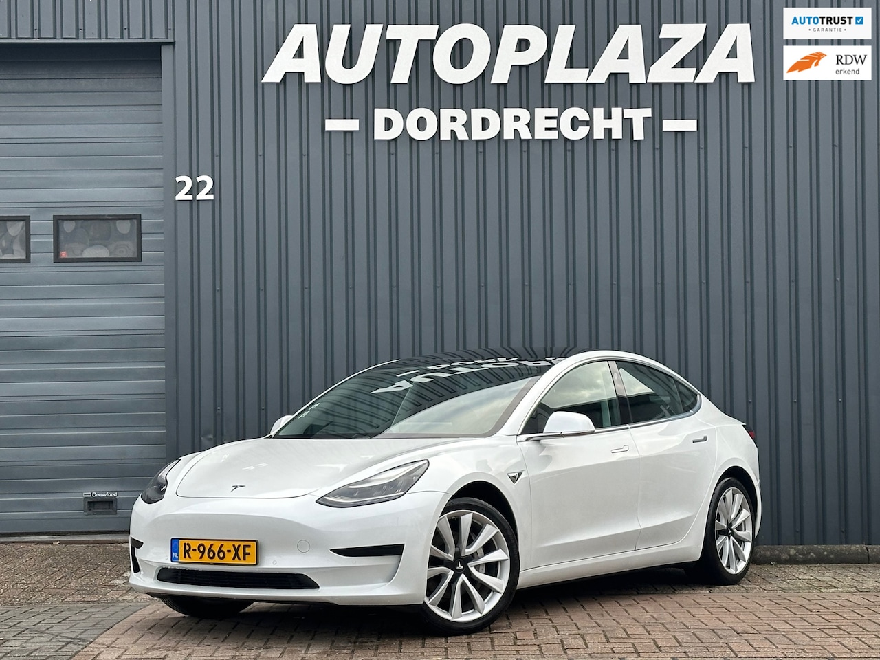 Tesla Model 3 - Standard RWD Plus 60 kWh - AutoWereld.nl