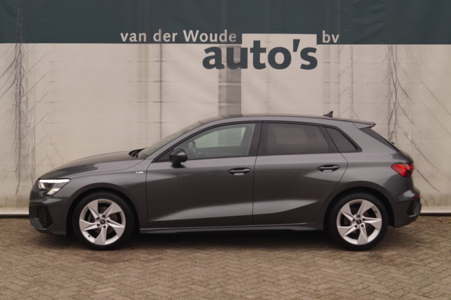 Audi A3 Sportback - 30 TFSI Automaat S-Line Edition -NAVI-ECC-PDC- - AutoWereld.nl