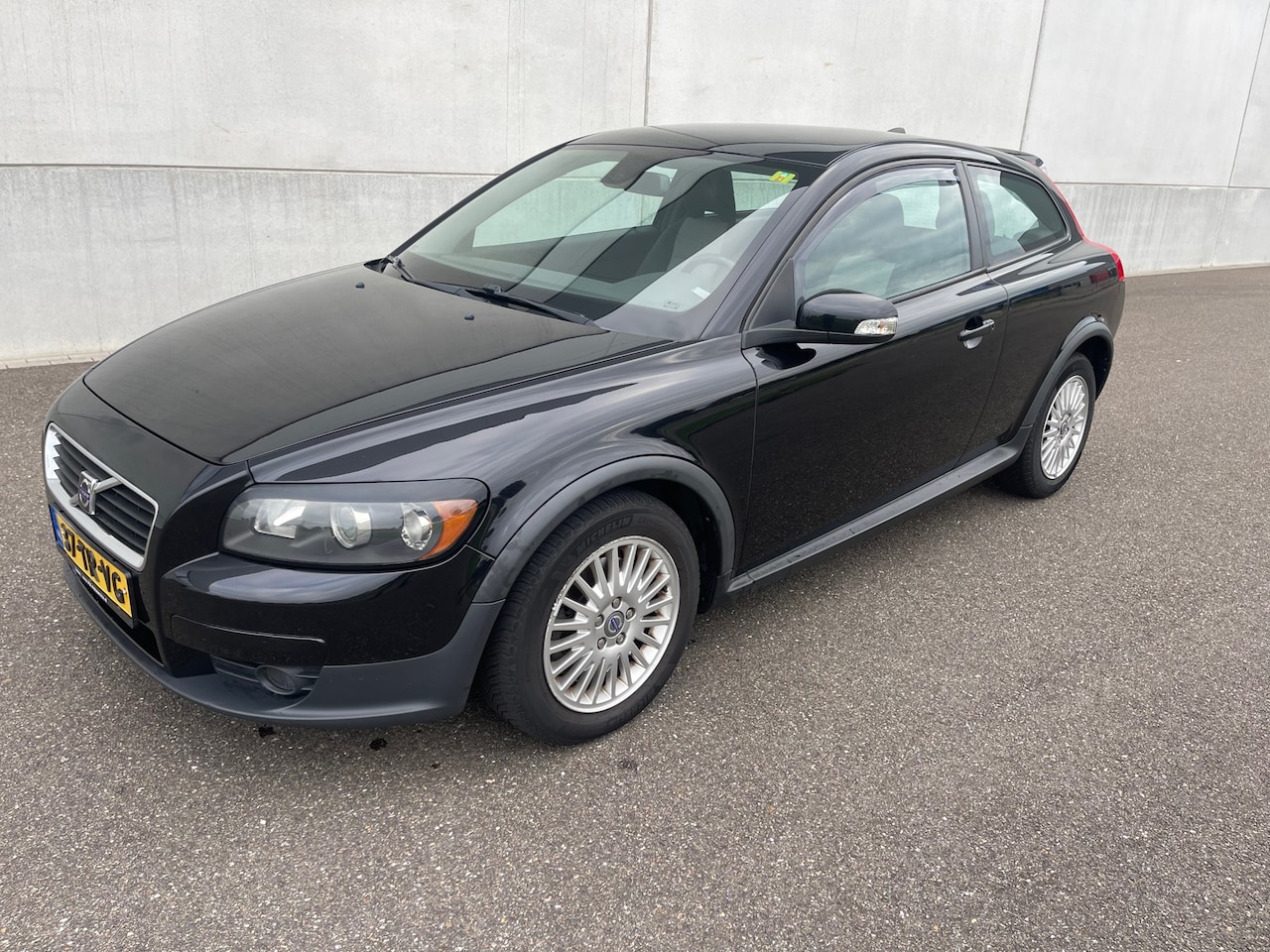 Volvo C30 - 2.4i Momentum Airco Cruise - AutoWereld.nl