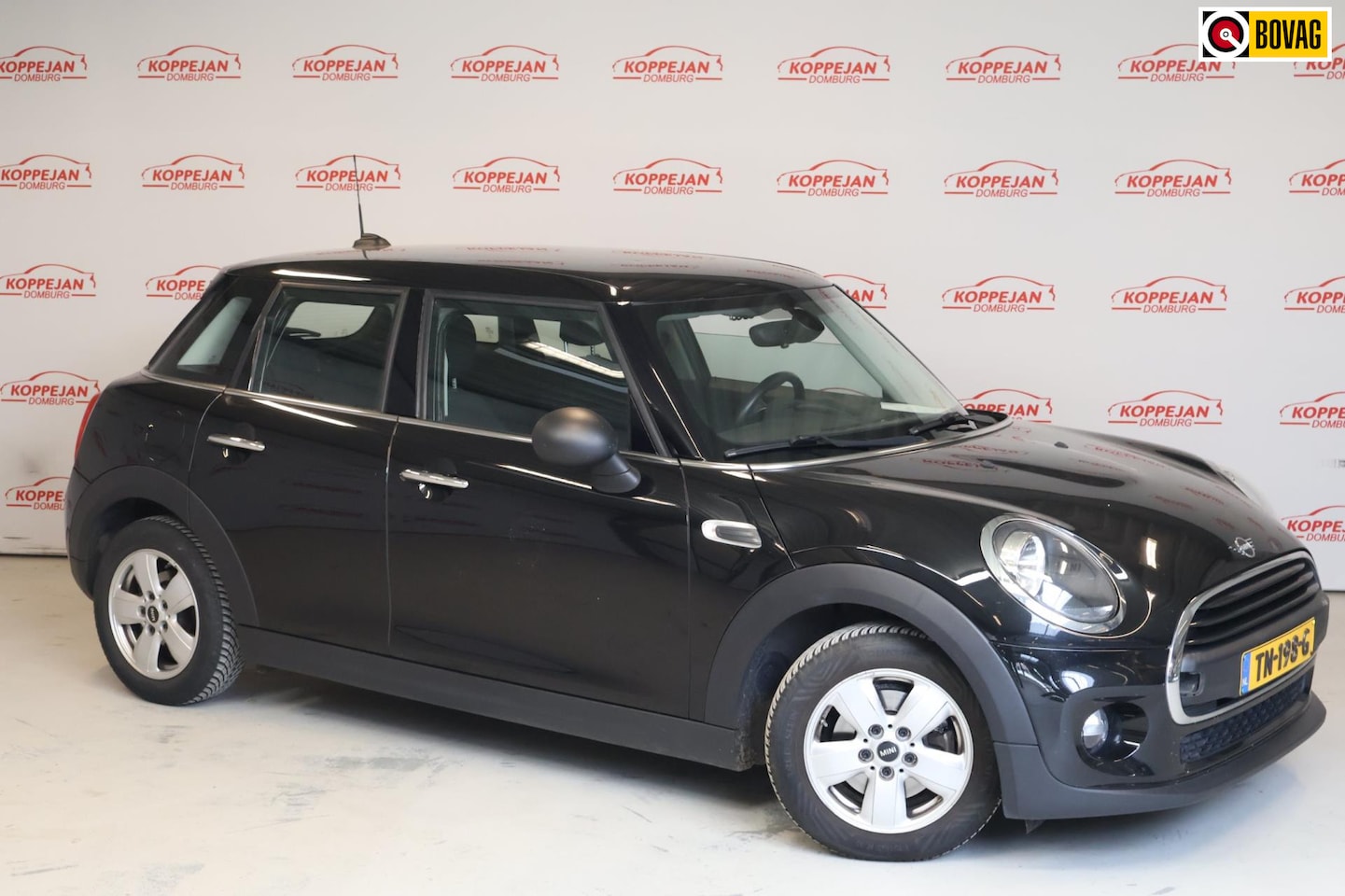 MINI One - Mini 1.5 First Salt NL auto, Carplay, allseason, Cruise - AutoWereld.nl