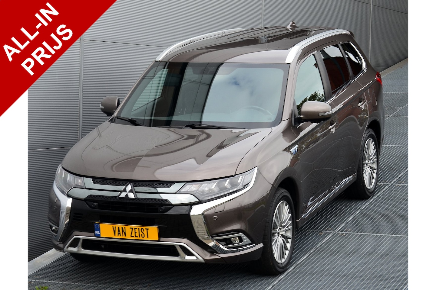 Mitsubishi Outlander - PHEV 2.4 INSTYLE 4WD | PLUG IN HYBRIDE | LEDER | TREKHAAK 1500KG | ELECTR ACHTERKLEP | FAB - AutoWereld.nl
