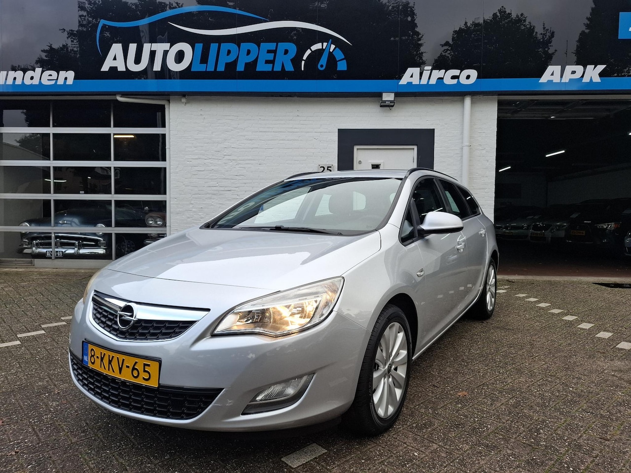 Opel Astra Sports Tourer - 1.4 Turbo Business Edition /Apk 15-08-2026/Lm velgen/trekhaak - AutoWereld.nl