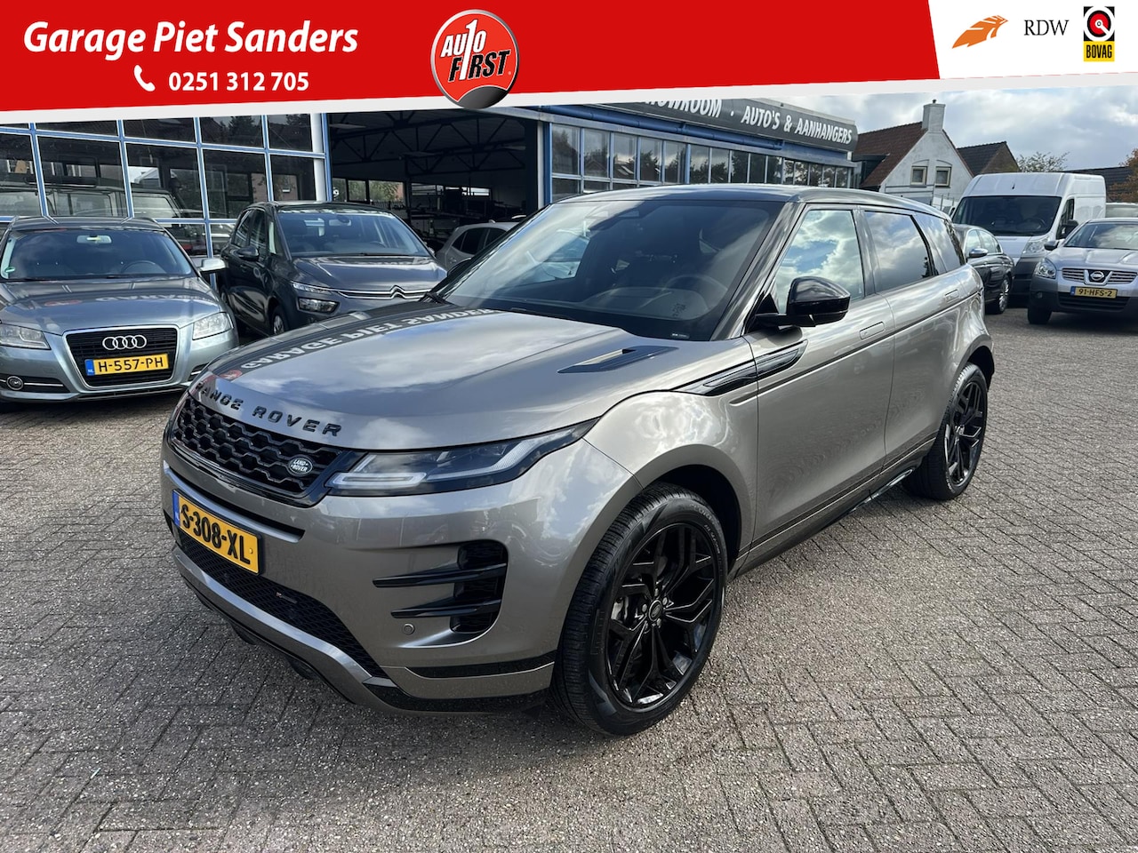 Land Rover Range Rover Evoque - 1.5 P300e AWD R-Dynamic SE I Schuif/kantel Panorama I HUD I 20'' velgen I NL-Auto I - AutoWereld.nl
