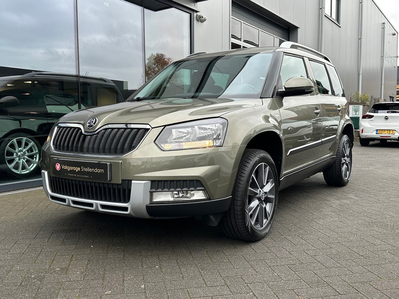 Skoda Yeti Outdoor - 1.4 TSI Greentech Edition|1e Eigenaar|RIJKLAAR INCL DISTRIBUTIERIEM|Trekhaak|Carplay|Stoel - AutoWereld.nl
