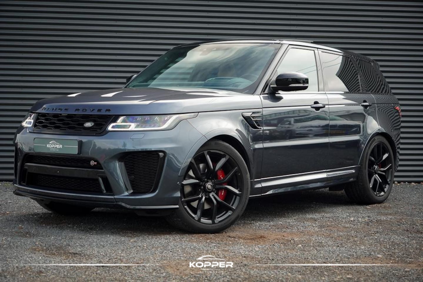 Land Rover Range Rover Sport - 5.0 V8 SVR 575 PK / SVO Lak / Pano / Alcantara / Carbon / Trekhaak - AutoWereld.nl