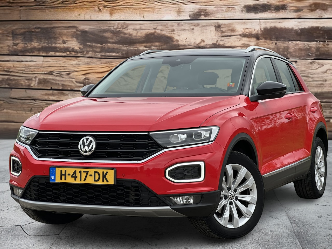 Volkswagen T-Roc - 1.5 TSI Sport | Nieuwstaat | Full Options | Eerste Eigenaar - AutoWereld.nl