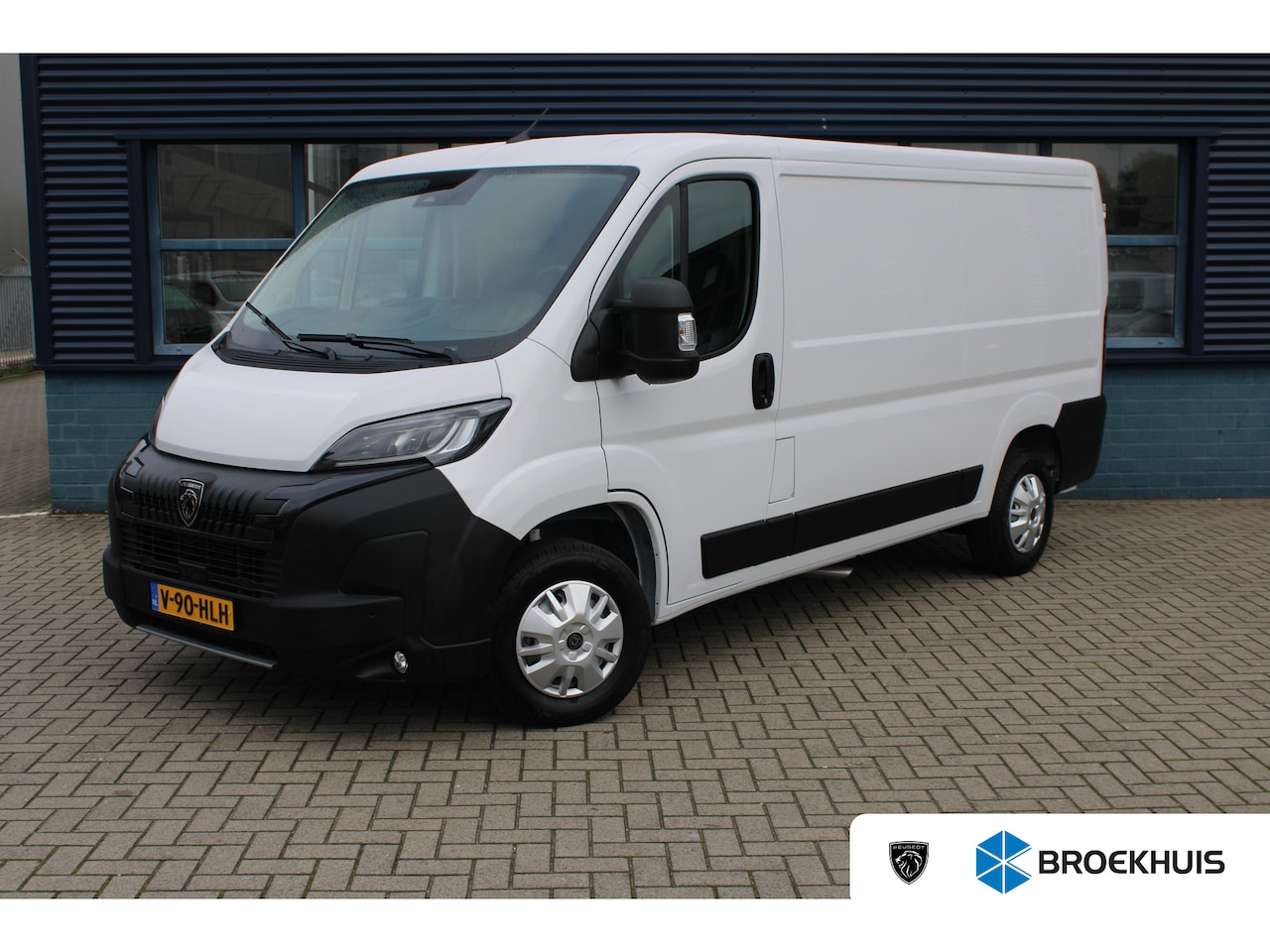Peugeot Boxer - L2H1 2.2 BlueHDi 120 PK LAADRUIMTE BETIMMERD | TREKHAAK | CAMERA | 5,9% RENTE! | LED KOPLA - AutoWereld.nl