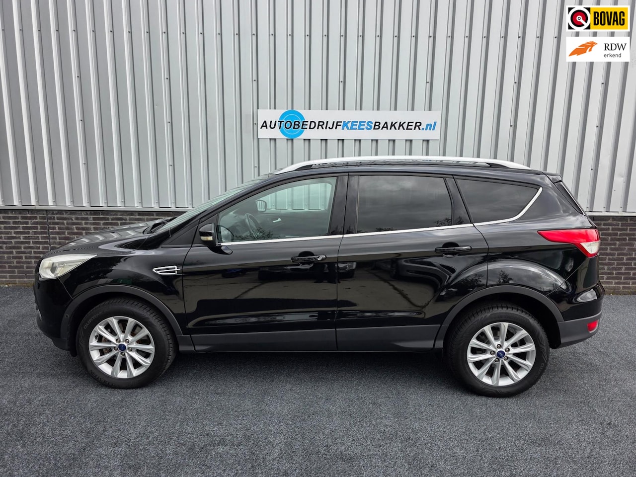 Ford Kuga - 1.5 Titanium Styling Pack 4WD 1.5 Titanium Automaat, Navi, Cruise, Alu, Trekhaak, PDC - AutoWereld.nl