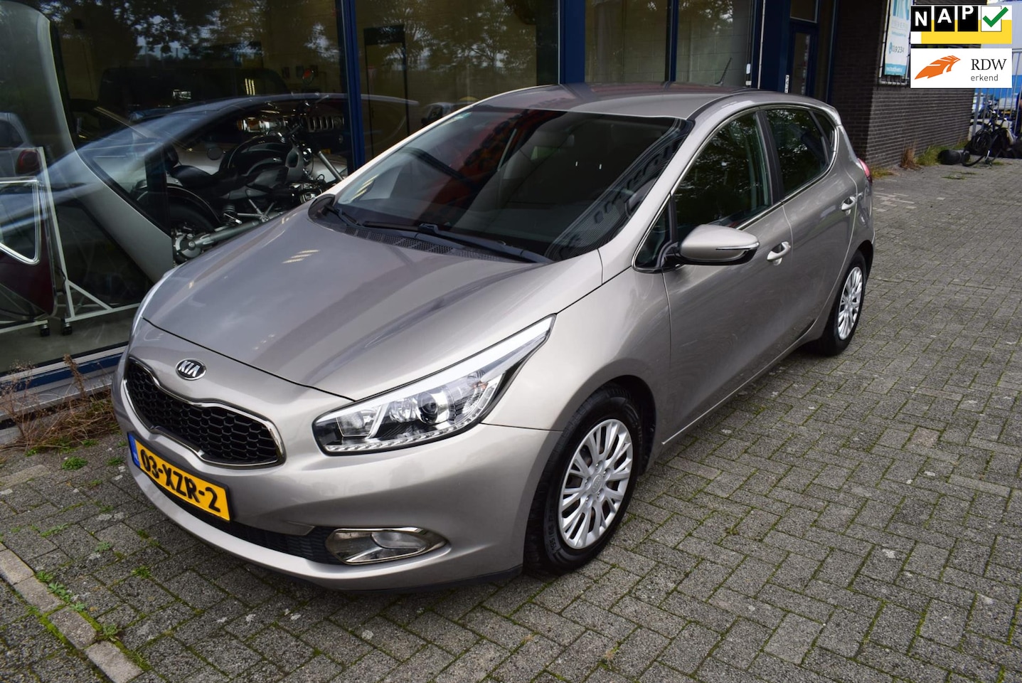 Kia Cee'd - 1.6 GDI Comfort Pack automaat - AutoWereld.nl