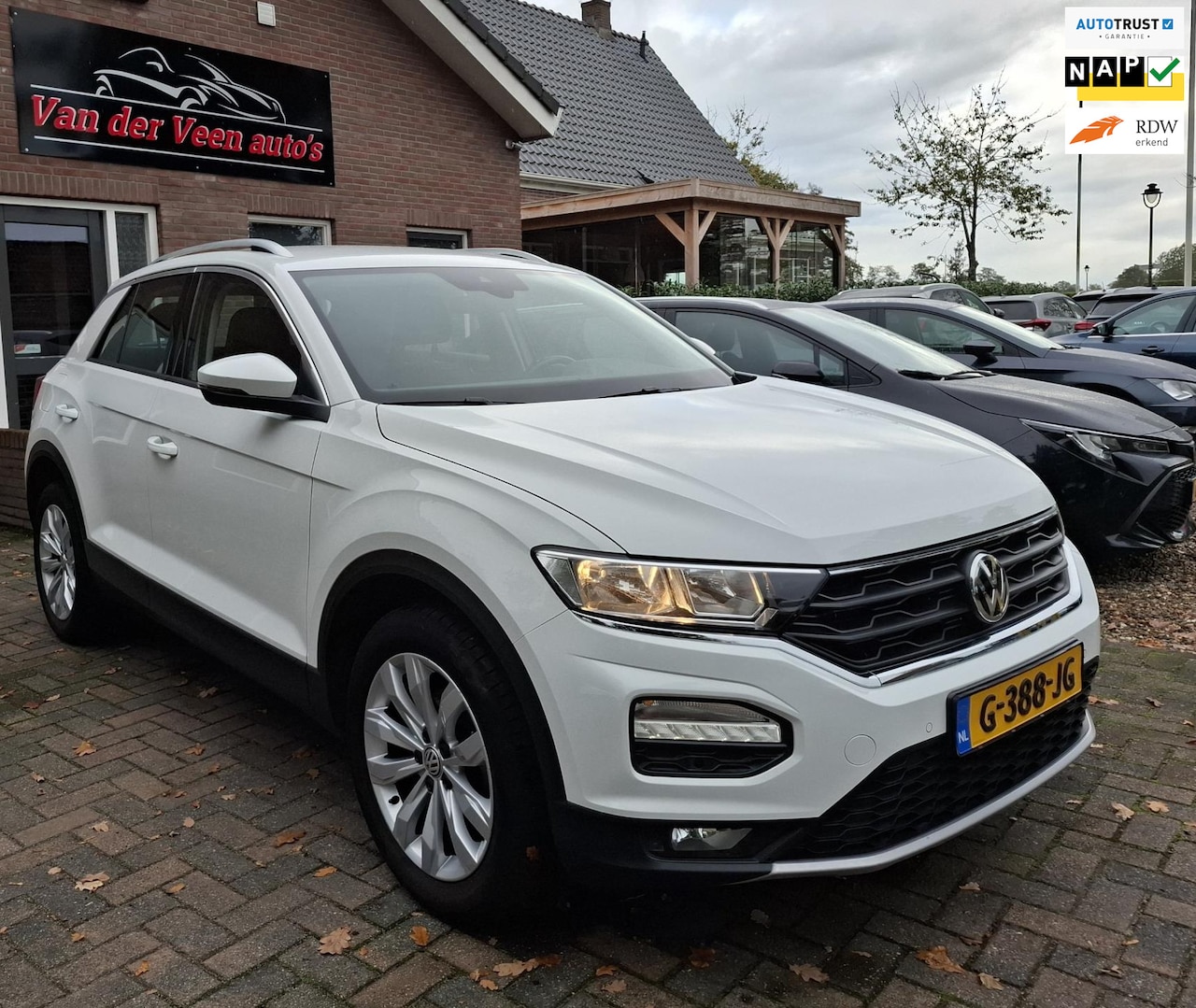 Volkswagen T-Roc - 1.5 TSI Style Business. Dealer onderhouden. Navi, adap.cruise, camera, carplay, elek a.kle - AutoWereld.nl