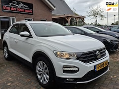 Volkswagen T-Roc - 1.5 TSI Style Business. Dealer onderhouden. Navi, adap.cruise, camera, carplay, elek a.kle