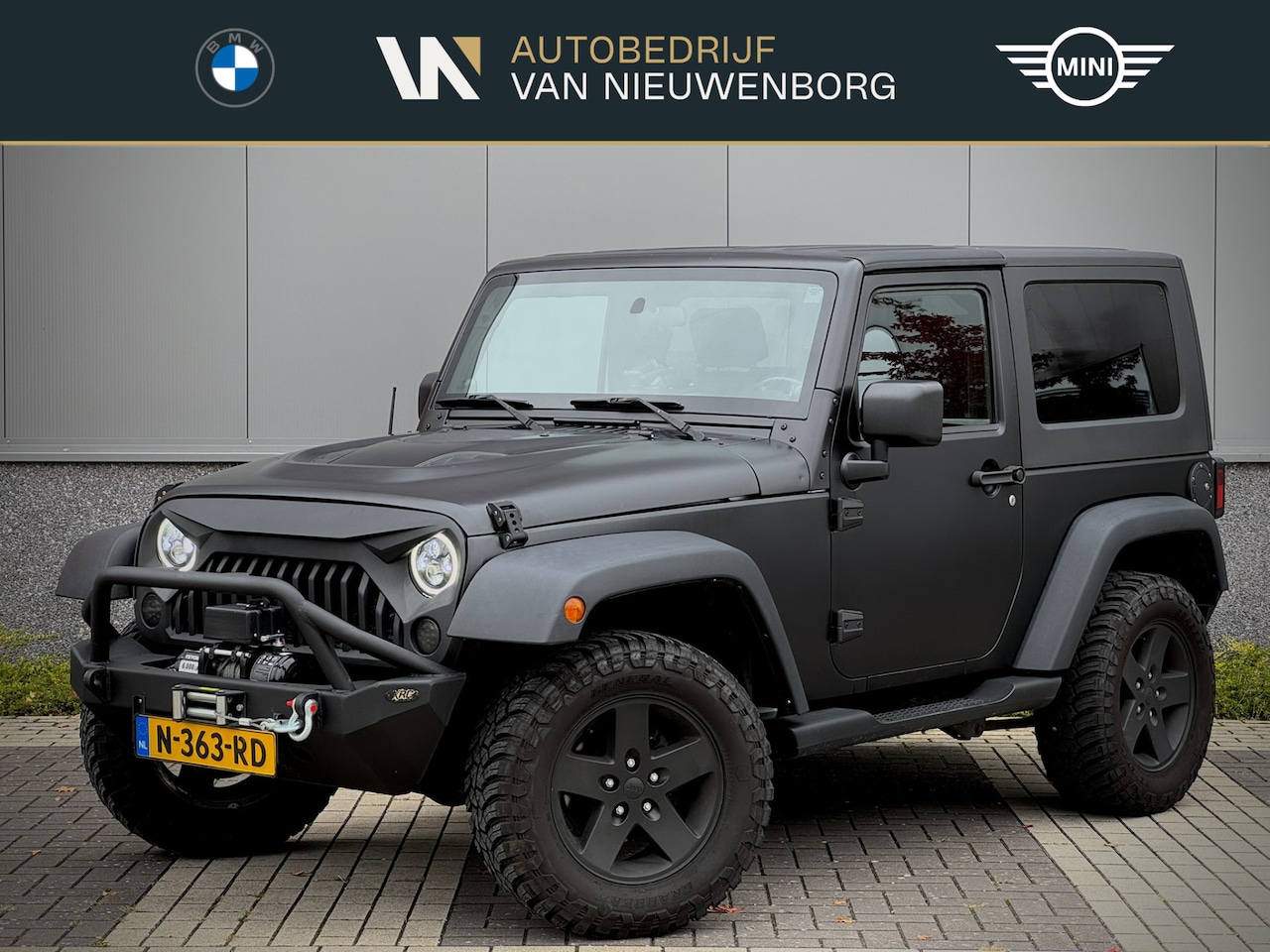 Jeep Wrangler - 3.8i Sport Automaat | XRC Bumpers | Mopar Zijschermen | Rollcage | LED Afneembaar Dak | Cu - AutoWereld.nl