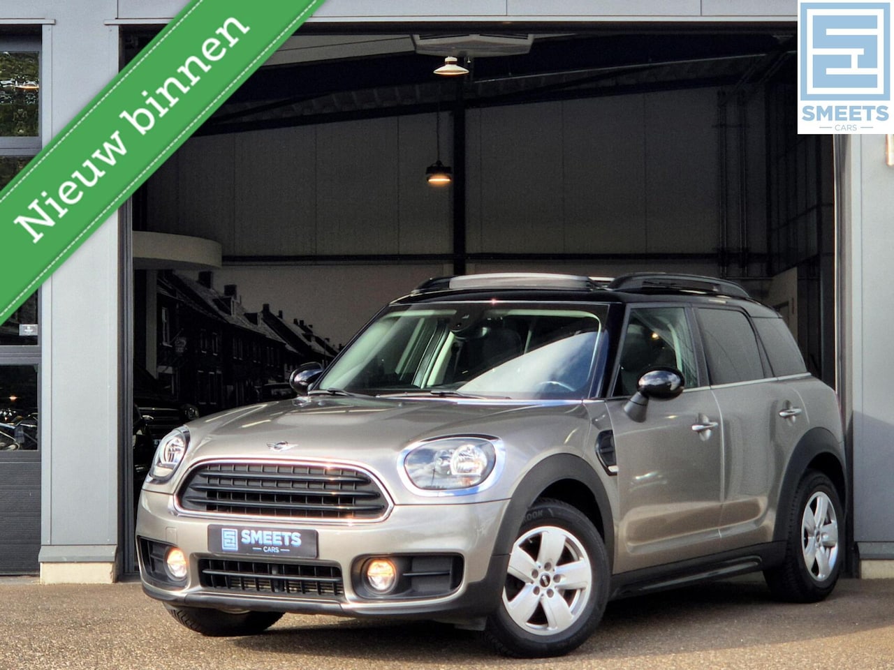 MINI Countryman - 1.5 Cooper 136PK Pepper |Pano|Navi|Clima|PDC - AutoWereld.nl
