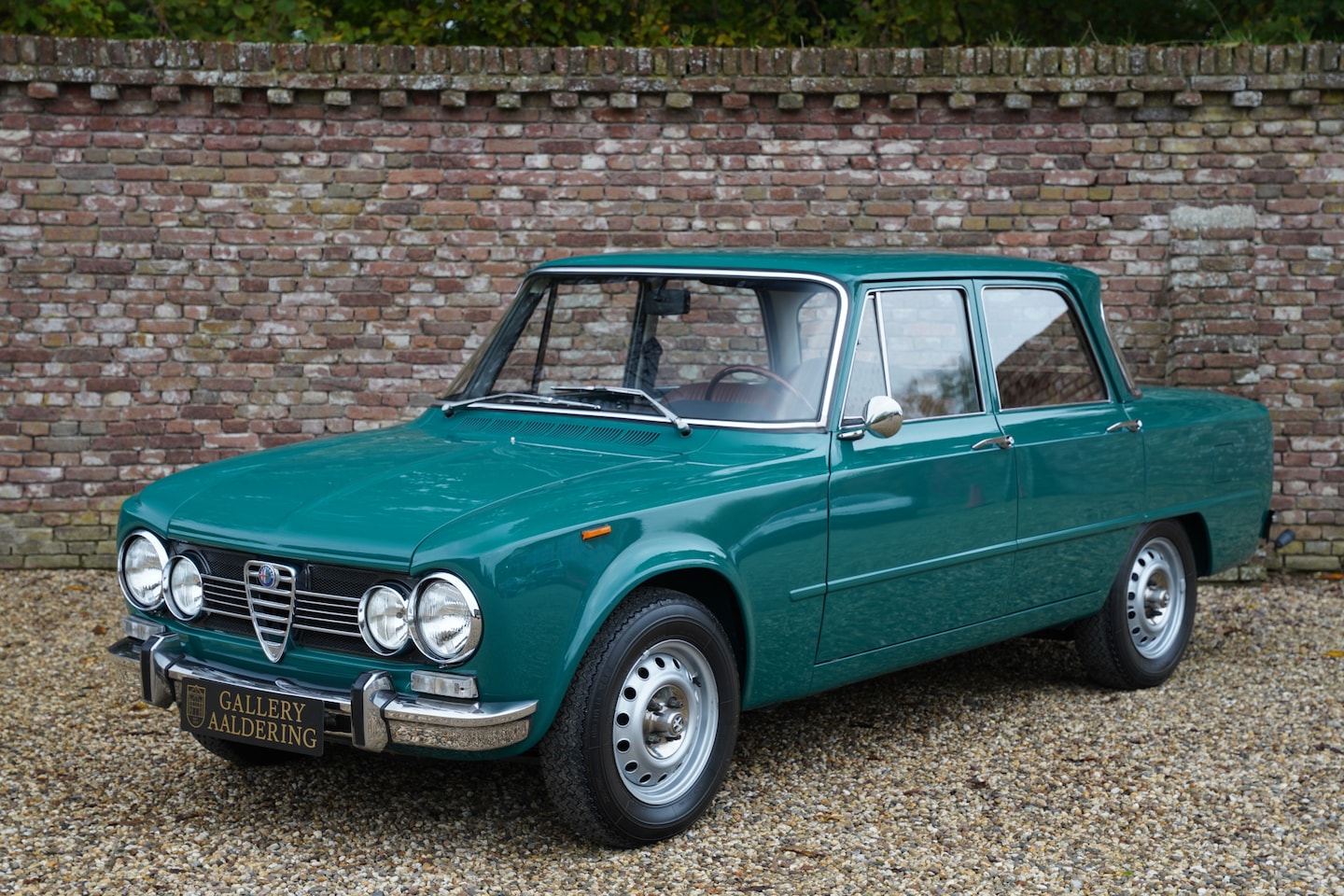 Alfa Romeo Giulia - 1300 Super "Lusso" Superb unrestored and original condition, Two owners since 1971 - Newly - AutoWereld.nl