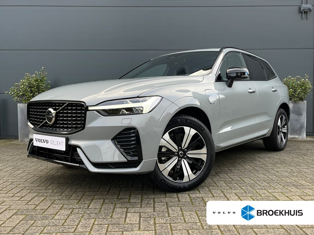 Volvo XC60 - 2.0 T6 Plug-in hybrid AWD Plus Dark 2.0 T6 Plug-in hybrid AWD Plus Dark - AutoWereld.nl