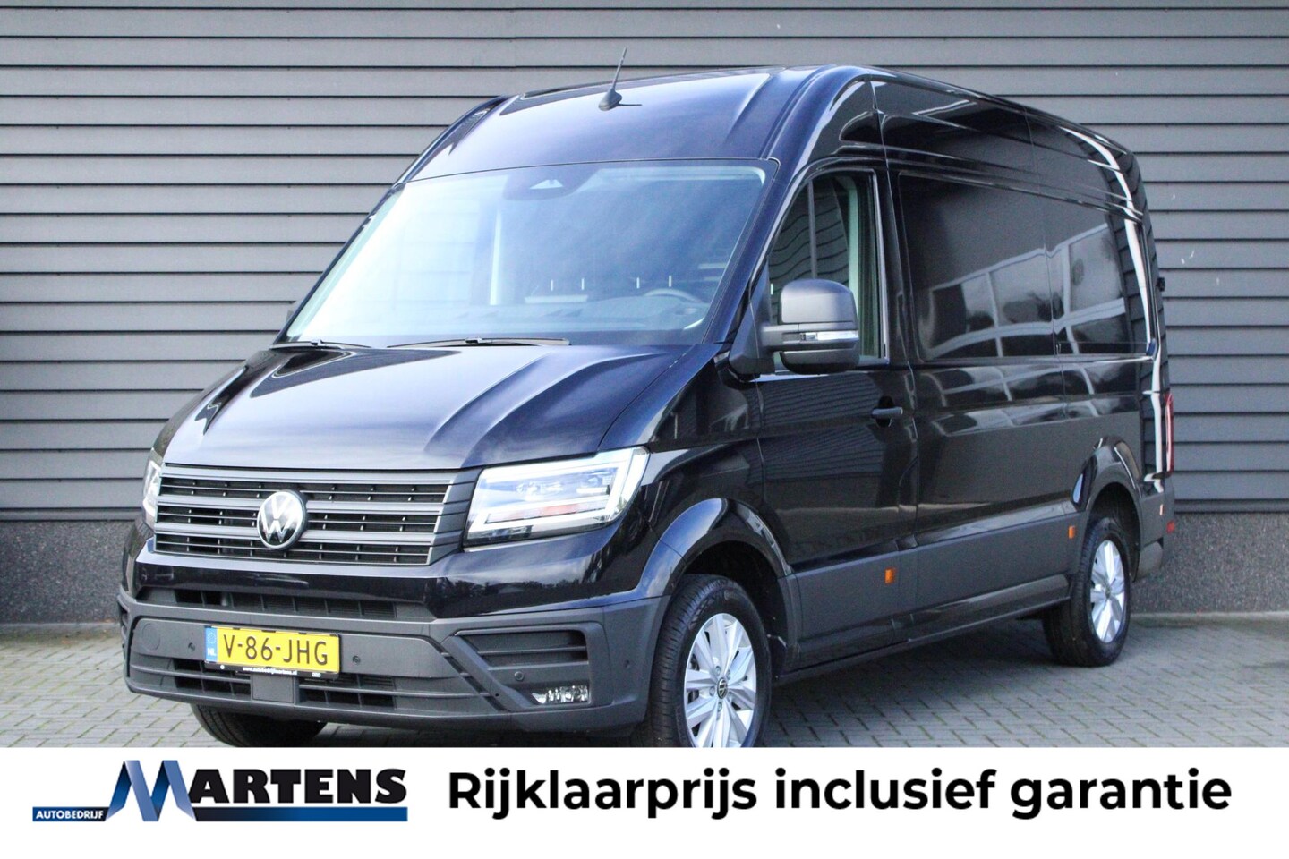 Volkswagen Crafter - 30 2.0 TDI 140pk DSG L3H3 Exclusive BPM vrij! Betimmering Trekhaak Camera Led Virtual Cock - AutoWereld.nl