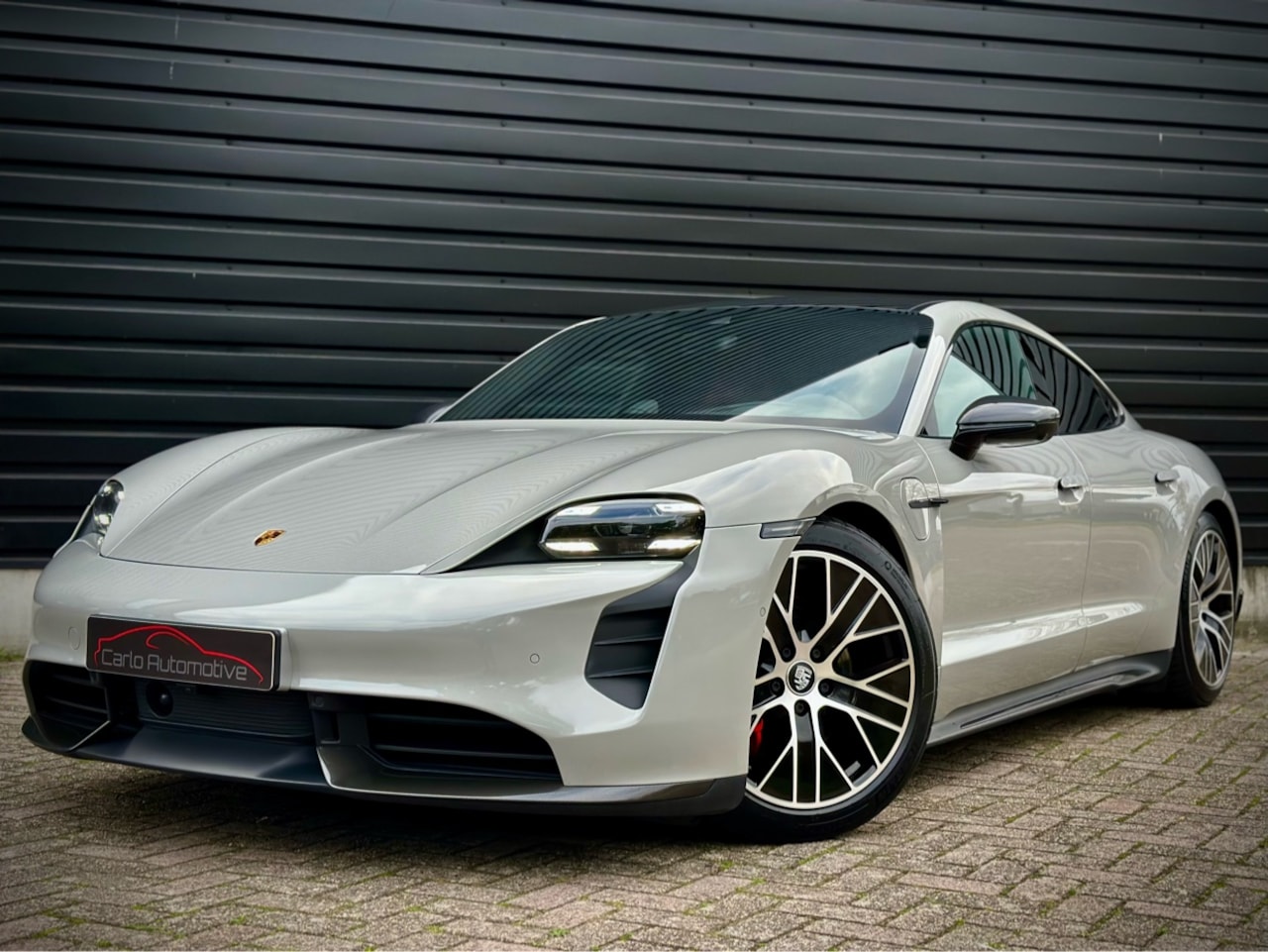 Porsche Taycan - 4S Performance 84kWh PANO|CHRONO|KRIJT|DUALSCREEN - AutoWereld.nl