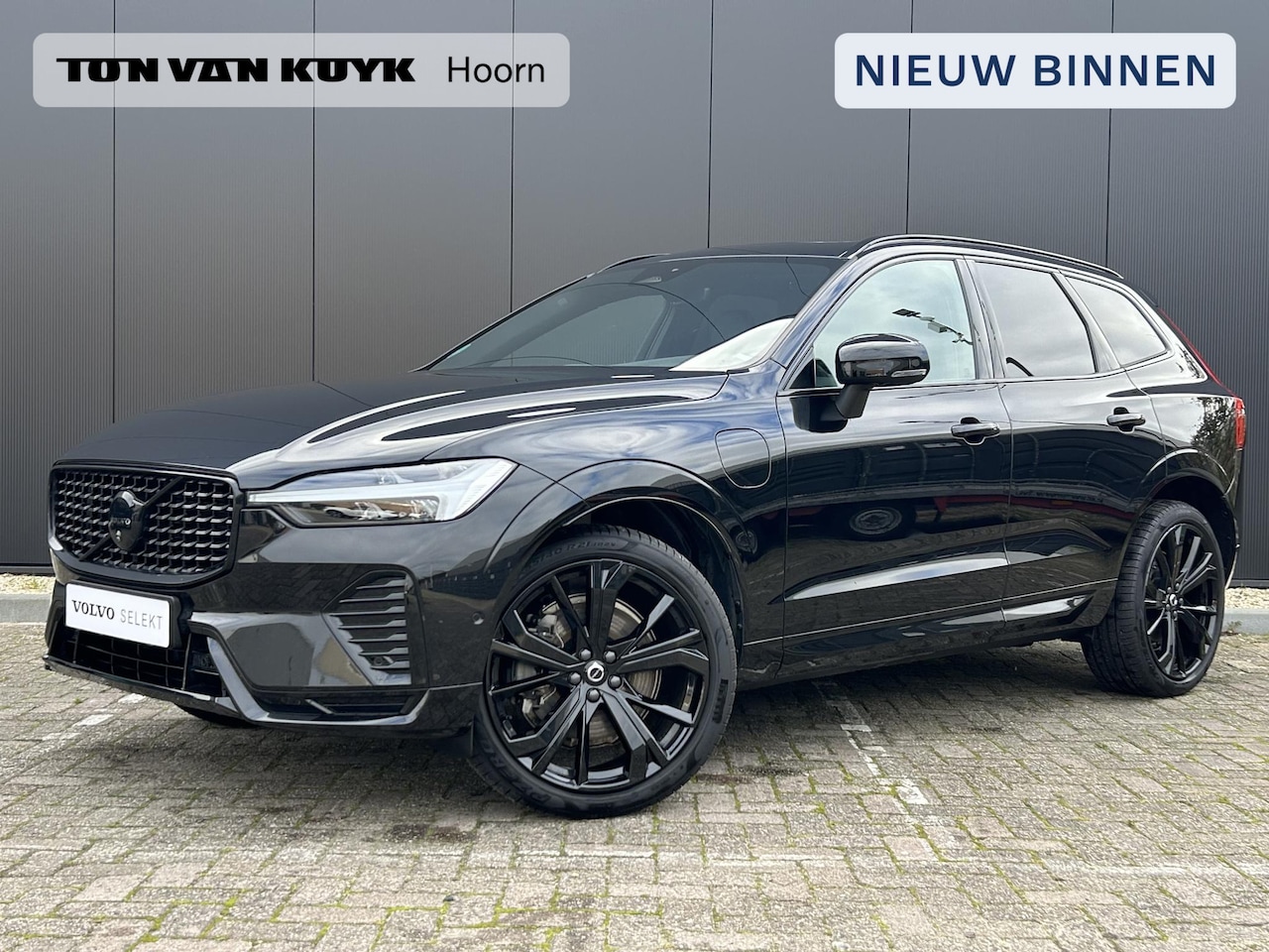 Volvo XC60 - 2.0 T8 Plug-in hybrid AWD Plus Black Edition Panorama dak / Adaptive cruise control / Elek - AutoWereld.nl