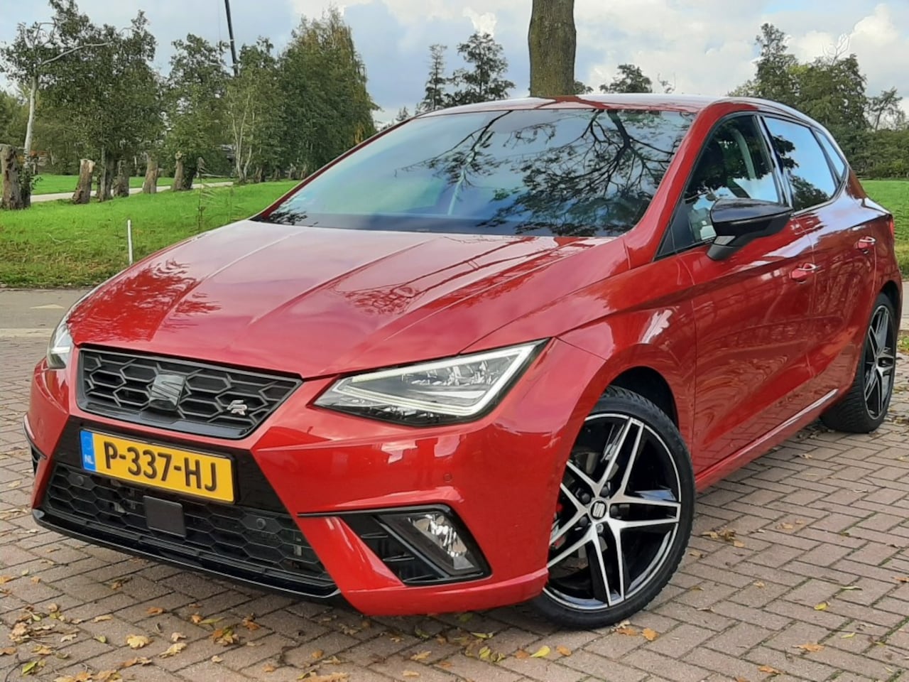 SEAT Ibiza - 1.0TSi 115pk FR Airco Adap.cruise-control Navigatie Bluetooth Achteruitrijcamera - AutoWereld.nl