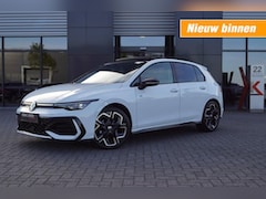 Volkswagen Golf - R-line 1.5 eTSI 150pk DSG facelift Black style/Panodak /Camera /IQ Matrix LED /Head-up