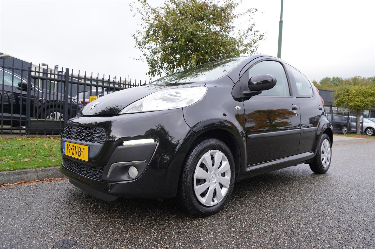 Peugeot 107 - 1.0 68PK 5D Access Pack Accent AIRCO - AutoWereld.nl