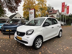 Smart Forfour - 1.0 BUSINESS SOLUTION / CRUISE CTR. / AIRCO-ECC / ELEK. RAMEN